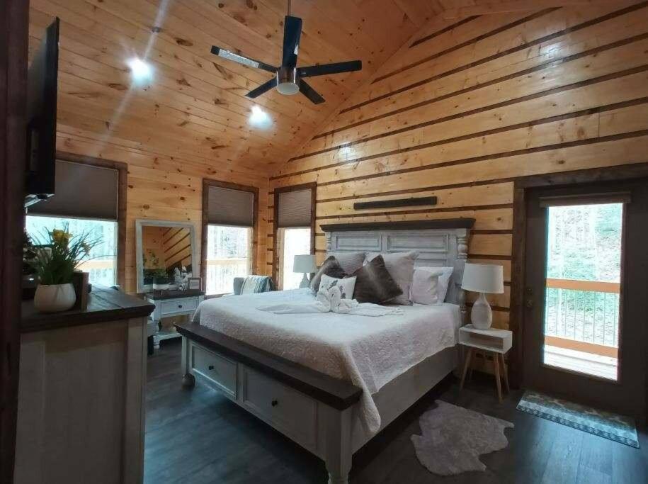 The Grand Tennessean Cabin- Four Bedroom Luxury Cabin In The Mountains Pigeon Forge Exterior photo